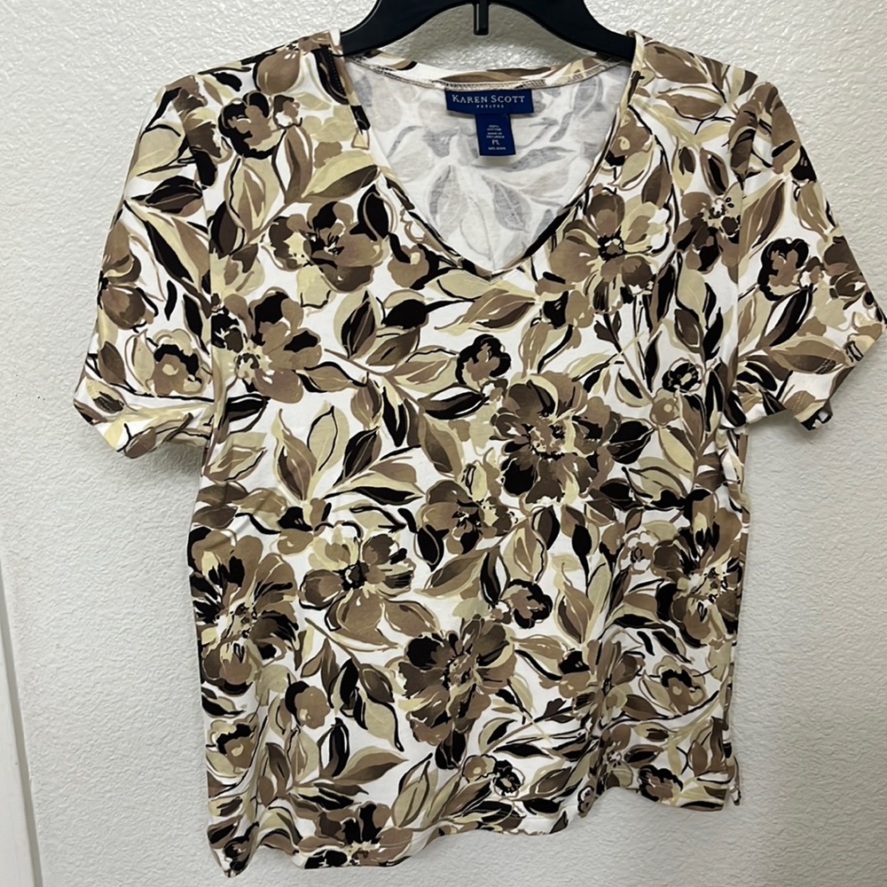 Floral tee